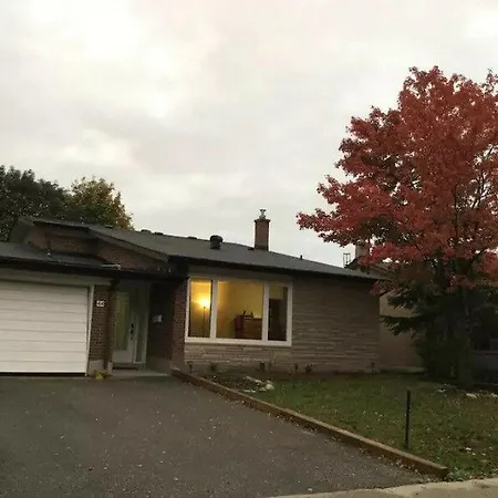 Private Rooms 5 Min Finch West Subway - York University